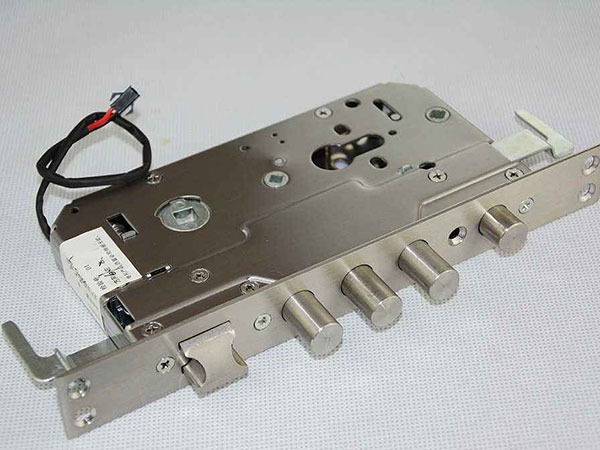 新平24小时上门开锁公司