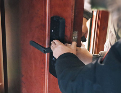 新平24小时上门开锁公司